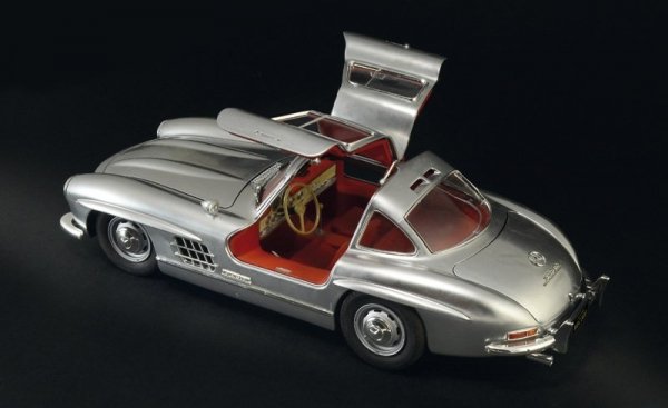 Italeri 3612 Mercedes-Benz 300SL Gullwing 1/16