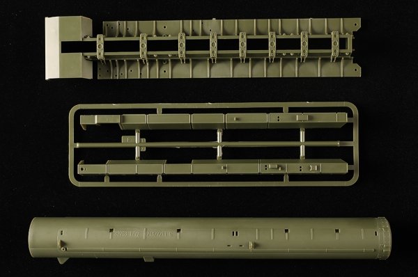Hobby Boss 82964 DF-61 ICBM 1/72