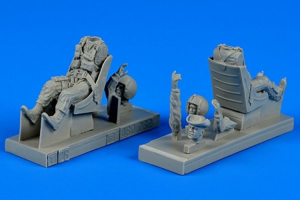 Aerobonus 480082 U.S.A.F. pilot &amp; instructor with seats for T-28B Trojan Vietnam 1/48