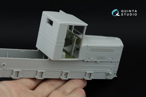 Quinta Studio QDS-35157 Komintern Artillery Tractor 3D-Printed &amp; coloured Interior on decal paper (Trumpeter) (Small version) 1/35