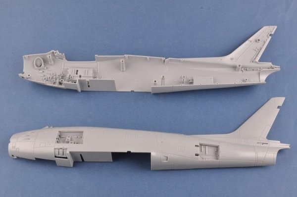 Hobby Boss 81808 F-86F-30 Sabre 1/18