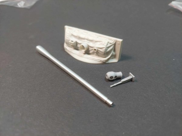 Panzer Art GB35-131 A34 “Comet” canvas mantlet with 77mm OQF Gun (Post-war late pattern) 1/35
