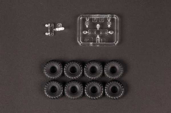 Hobby Boss 82941 152mm Dana self-propelled howitzer 1/72