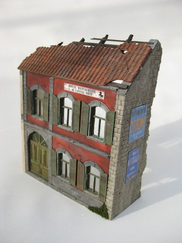 RT-Diorama 35007 Roof tiles with chimney 1/35