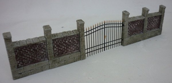 RT-Diorama 35230 Wrought iron fence with Brickwall 1/35