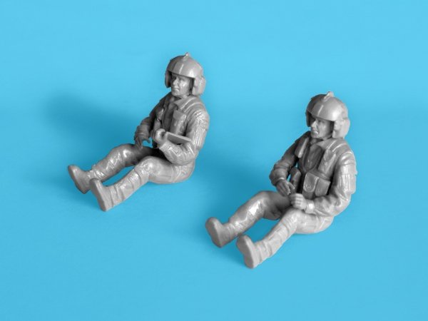 ICM 48365 Black Hawk MEDEVAC with Crew and Combat Medics 1/48