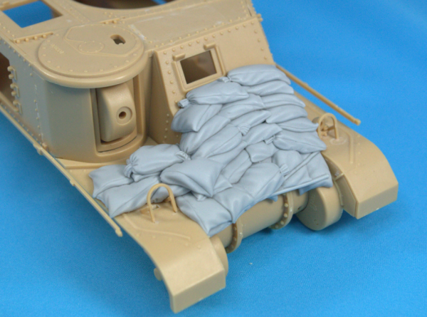 Panzer Art RE35-196 Sand armor for M3 “Grant” (North Africa) 1/35