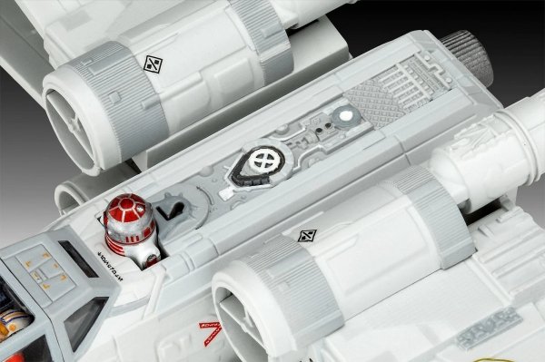 Revell 06791 Star Wars: The Mandalorian and Grogu New Republic X-Wing Fighter 1/57