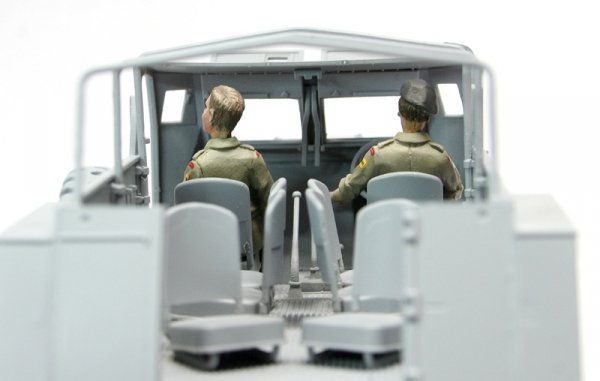 Toro 35F74 Middle East &amp; Italy 1943-46 - Dwóch żołnierzy do C15TA/Ottera Do modeli firmy IBG 2 Korpus Polski we Włoszech 1/35
