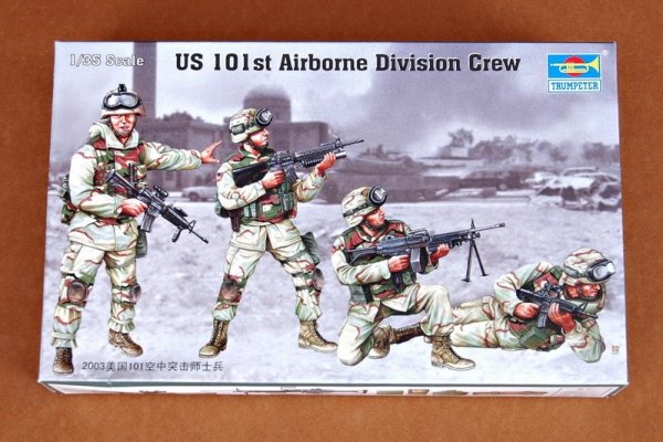 Trumpeter 00410 US101st Airborne Division Crew (1:35)