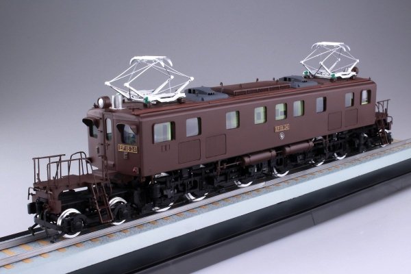 Aoshima 05504 Electric locomotive EF18 1/50