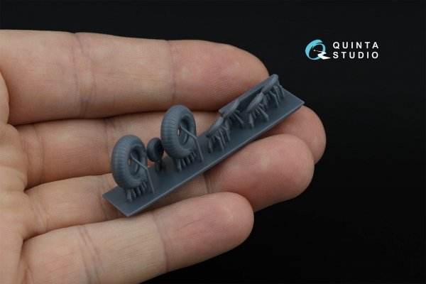 Quinta Studio QT48064 LaGG-3, MiG-3, La-5/La-7/La-9, Yak-7/Yak-9, I-185/250 Wheels (radial tread) (all kits) 1/48