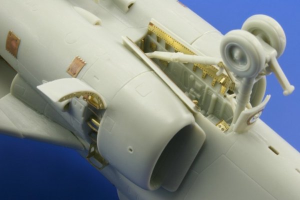 Eduard 48681 EA-6B undercarriage 1/48 Kinetic