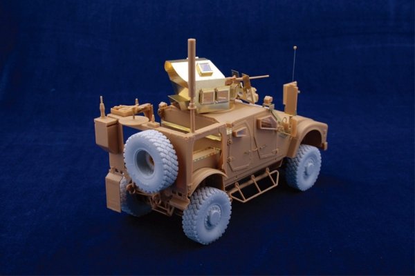 MK1 Design MM-35009 M-ATV DX PACK II ( With Wide Resin Tire ) 1/35