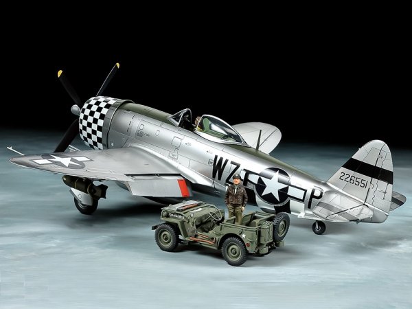 Tamiya 25214 P-47D Republic P-47D Thunderbolt &quot;Bubbletop&quot; &amp; 1/4 ton 4x4 Light Vehicle Set 1/48