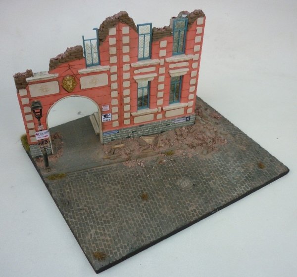RT-Diorama 35222 Diorama-Base: &quot;Bombed out Street&quot; 1/35