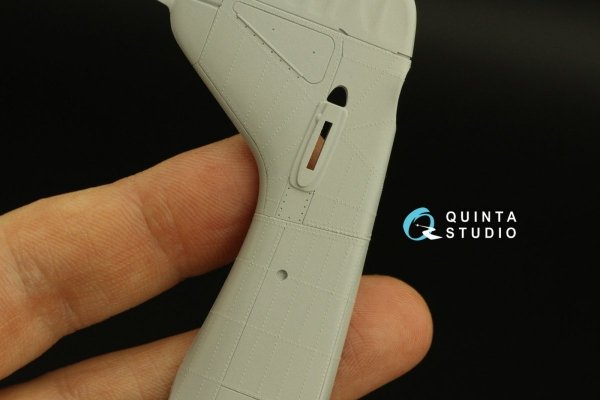 Quinta Studio QRV-017 Single riveting rows (rivet size 0.20 mm, gap 0.8 mm, suits 1/32 scale), White color, total length 5,8 m/19 ft