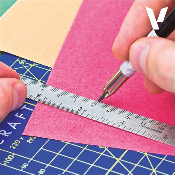 Vallejo T15003 Steel Rule (150 mm) - stalowa linijka