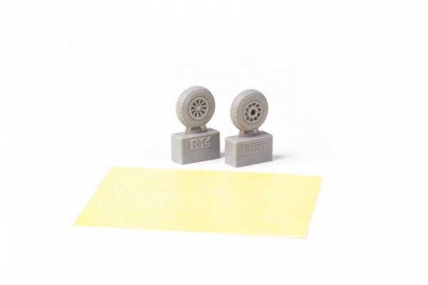 Eduard 672442 P-51D wheels block tread for ARMA HOBBY 1/72