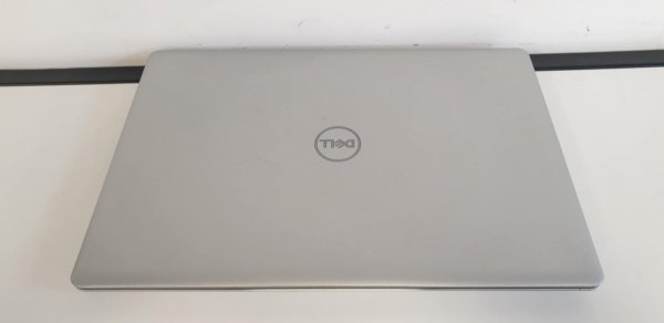 Notebook Dell Inspiron 5570 15,6 FHD i5-8250U 8GB SSD256GB Radeon R7 M460 4GB W11P