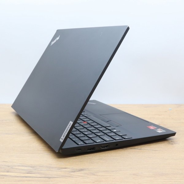 Lenovo ThinkPad E15 Gen 3 15,6 FHD Ryzen 7 5700U 16GB SSD512GB W11PR Black