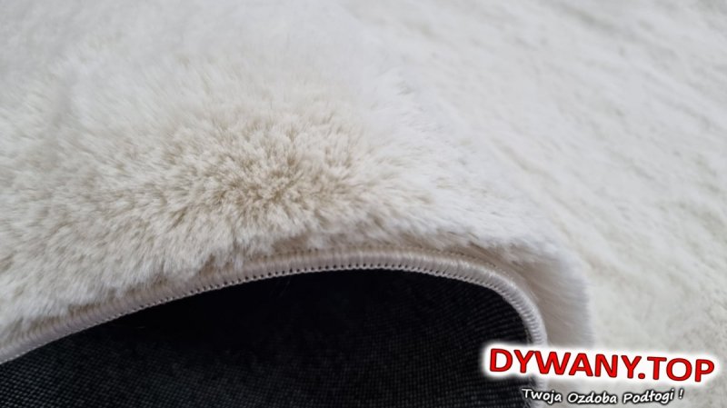 Fluffy pluszowy cream kremowy