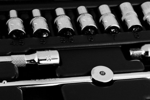 ZESTAW KLUCZY NASADOWYCH 1/4&#039;&#039; 46SZT