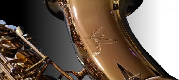 RAMPONE&amp;CAZZANI saksofon tenorowy PERFORMANCE LINE, lakierowany ciemnym lakierem klarownym, z futerałem GoBag, z defektem estetycznym na czarze
