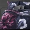 Pościel ekskluzywna 160x200 Zoja 03 kwiaty czarna fioletowa z naturalnej tkaniny z włóknem TENCEL o jedwabistym dotyku Eurofirany