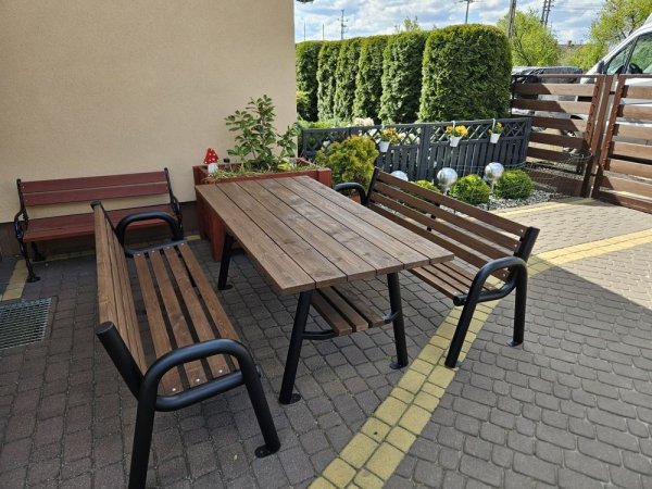 Zestaw, meble ogrodowe, meble parkowe, na plac zabaw,  stół i dwie ławki z rur Alicja ZO XL 