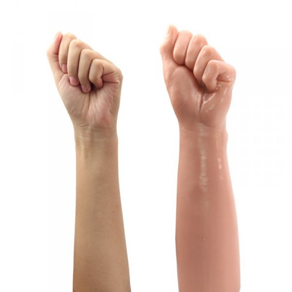 SZTUCZNA RĘKA 12&quot; BITCH FIST