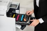 Jak obniżyć koszty drukowania w miejscu pracy?