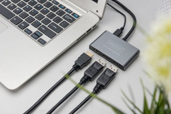 Digitus Hub/Koncentrator 3-portowy DisplayPort na 2xDisplayPort/1xHDMI 4K 60Hz UHD 0,2m