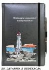 notes zamykany na gumkę z długopisem z grafiką na okładce