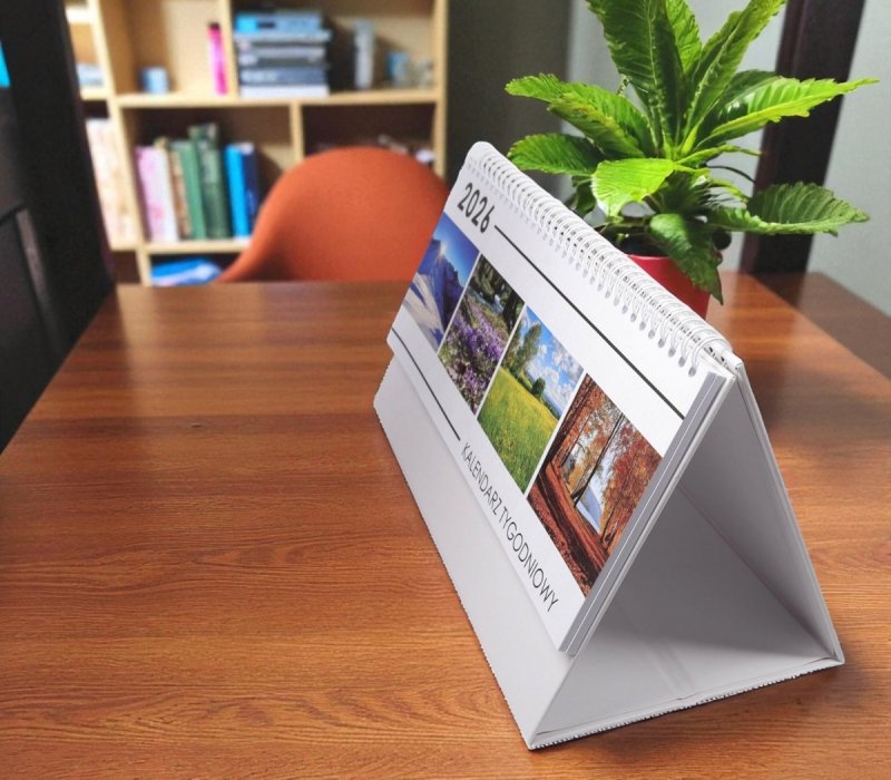 Kalendarz biurkowy stojący na podstawce TYGODNIOWY PREMIUM 2026 biały