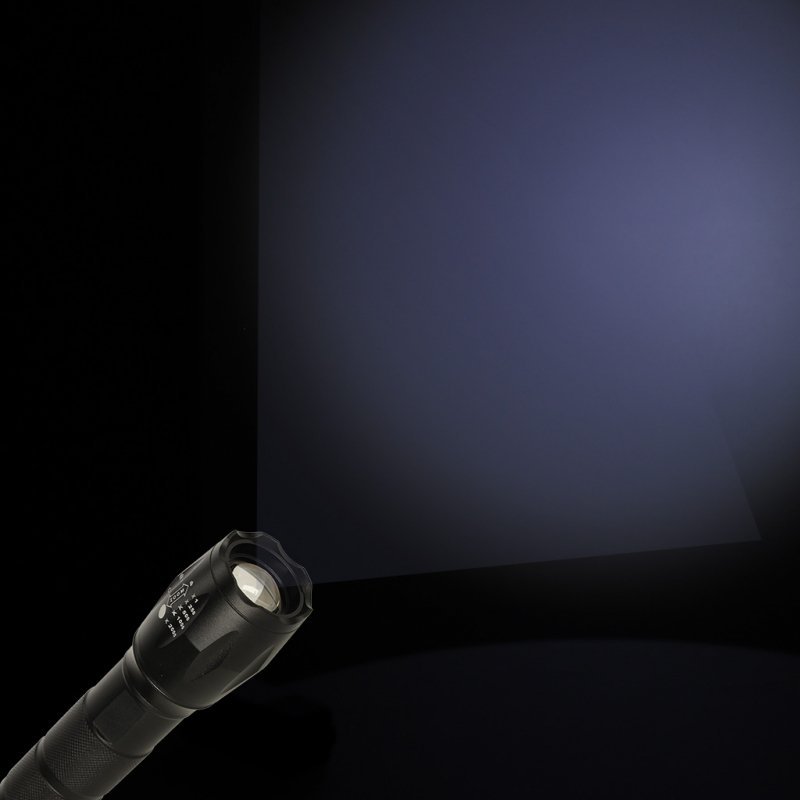 Latarka taktyczna wojskowa LED ZOOM mocna USB akumulator
