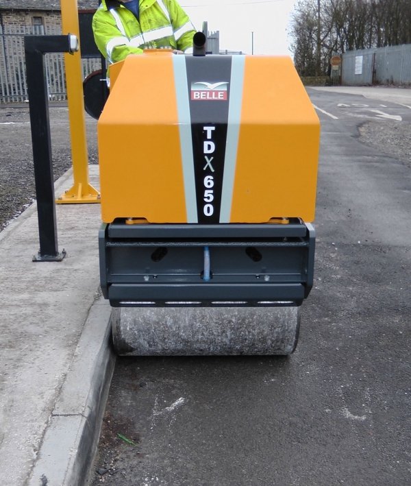 Walec dwubębnowy (tandemowy) prowadzony BELLE TDX 650