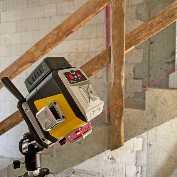 Nivel System CL3R to wielozadaniowy laser krzyżowy 3D + LP 36 
