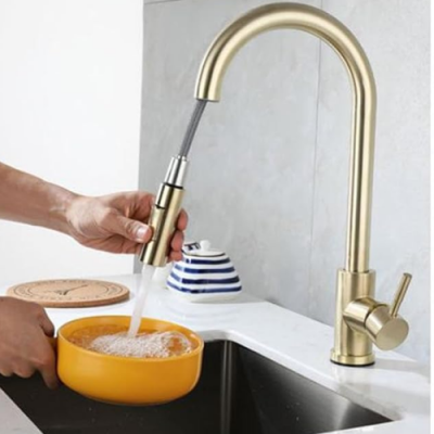 Bateria kuchenna szczotkowane złoto z wyciąganą wylewką – elegancka, obrotowa