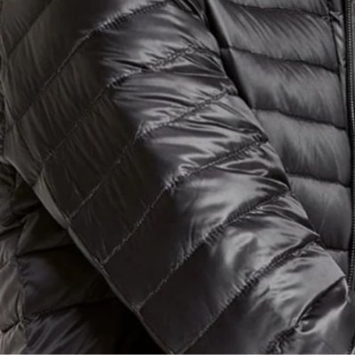 Klasyczna damska kurtka przejściowa czarna pikowana z kapturem M/L