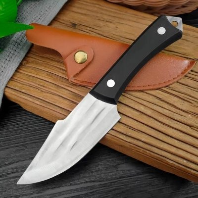 Nóż japoński Kurofu ostry kuty z kaburą