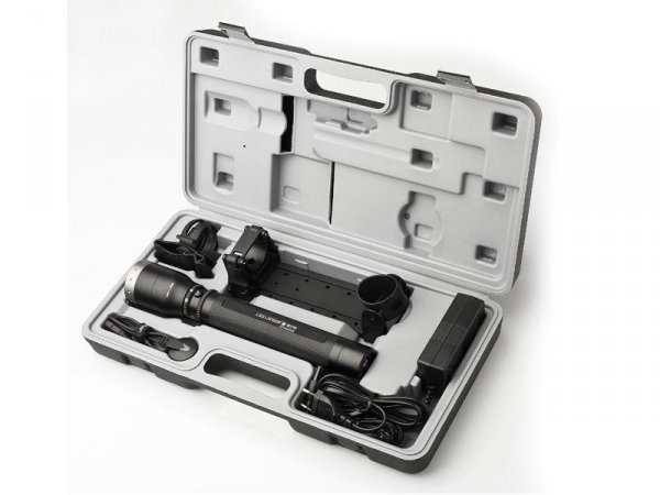 Latarka Led Lenser M17R + ładowarka