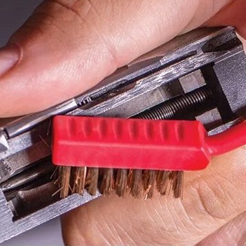 Zestaw szczotek i skrobaków do czyszczenia broni Real Avid Accu-Grip Picks &amp; Brushes