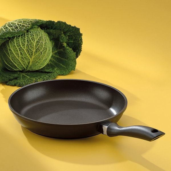 KELA-Patelnia 28 cm czarna Kerros