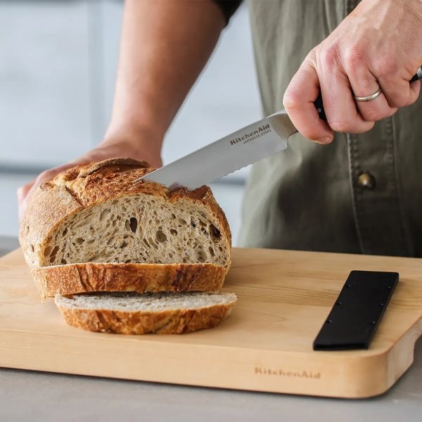 KitchenAid noż do chleba 20 cm z osłonką