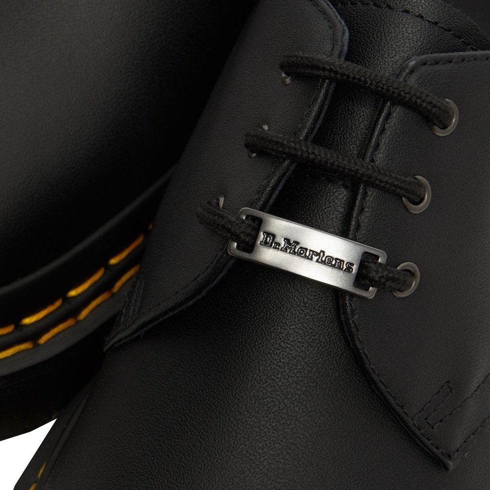 Doc martens clearance black stitching