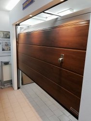 Brama Garażowa Segmentowa 2500 mm x 2100 mm Orzech KONFIGURATOR