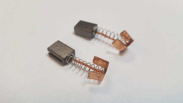 Szczotki węglowe SZ-E01 wym.5x8x10