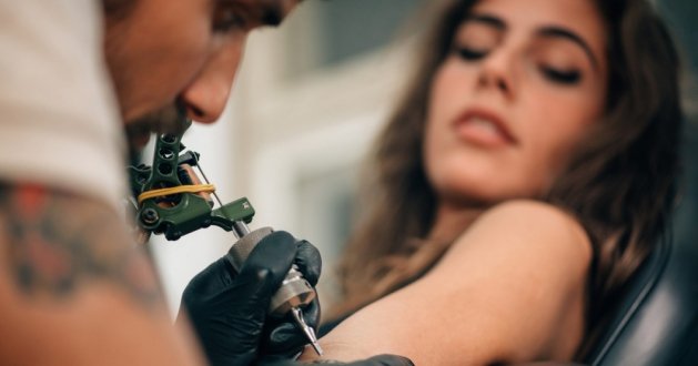 Igły do tatuażu – jak rozszyfrować skróty i wybrać najlepszą?