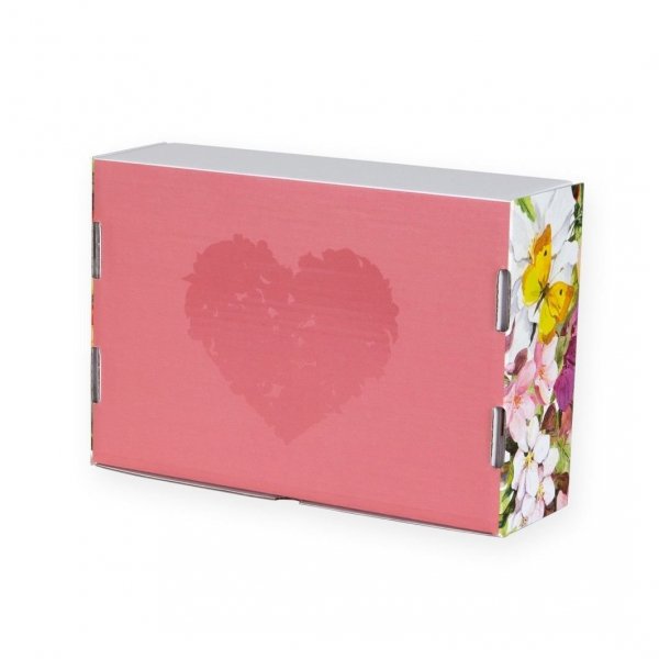Fasonowe pudełko na prezent - kwiatowe serce 